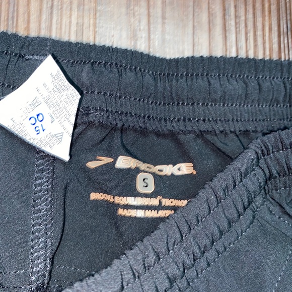 Men’s brooks running pants - Picture 9 of 9